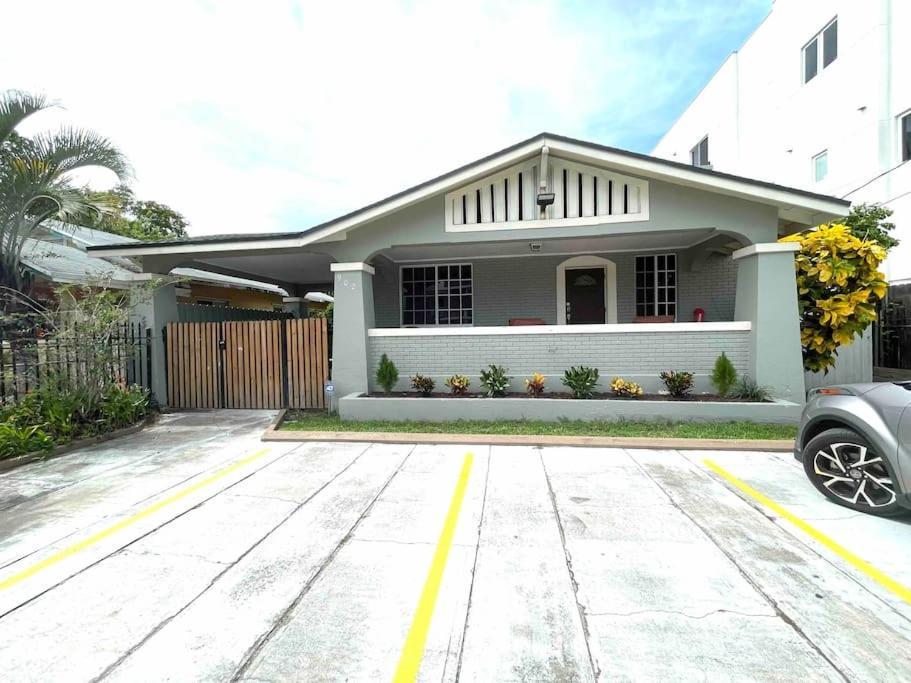 Private Room In The Heart Of Calle Ocho Miami Exterior photo
